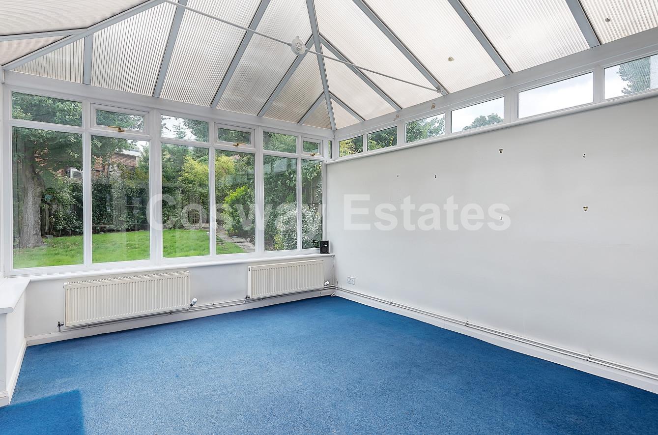 Copthall Gardens, Mill Hill